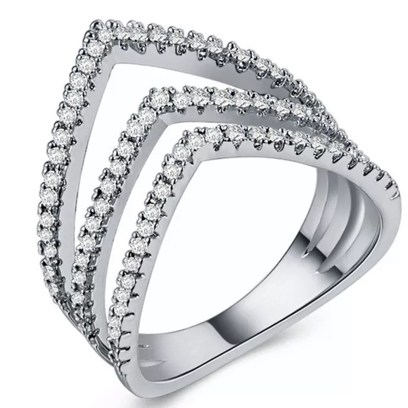 New Women’s 925 Silver Diamond Beautiful Ring - Picture 2 of 4